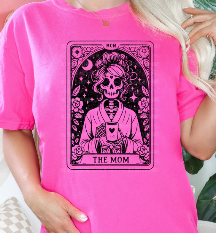 THE MOM TEE